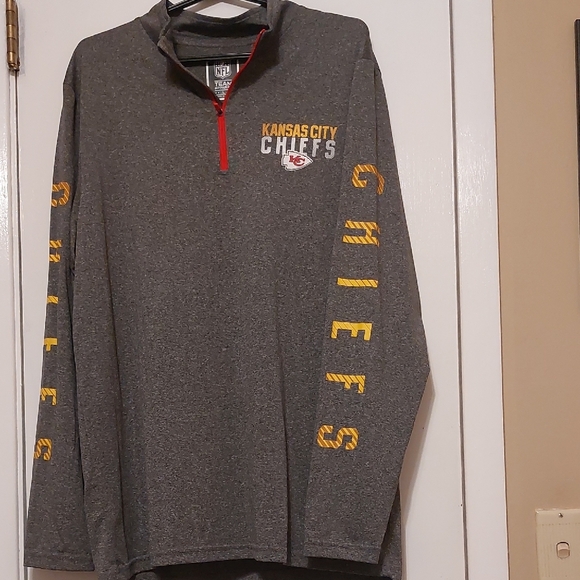 NFL Gray and Red Team Apparel Shirt - Picture 4 of 5